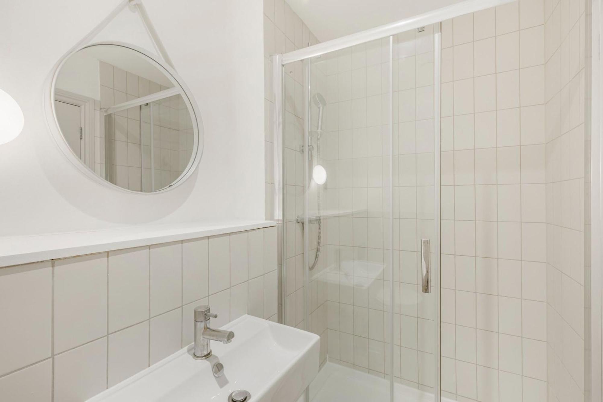Modern At Inverness Terrace Appartamento *